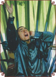 Алим Гасымов - один из высокоодарённых певцов, известных во всём мире, виртуозов мугамного пения.