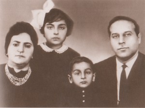 Зарифа Азизовна и Гейдар Алиевич с детьми Севиль и Ильхамом